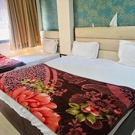 Hotel Greenwood Ahmedabad Exterior photo